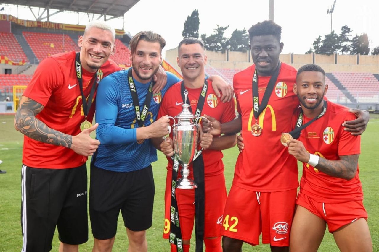 Prietenii îi cer unui rapidist să se transfere în campionate exotice: