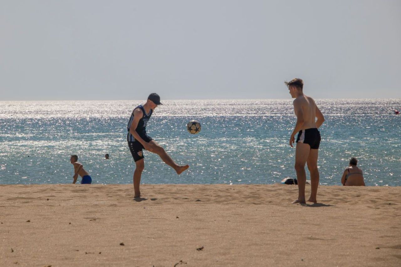 Prietenii îi cer unui rapidist să se transfere în campionate exotice: