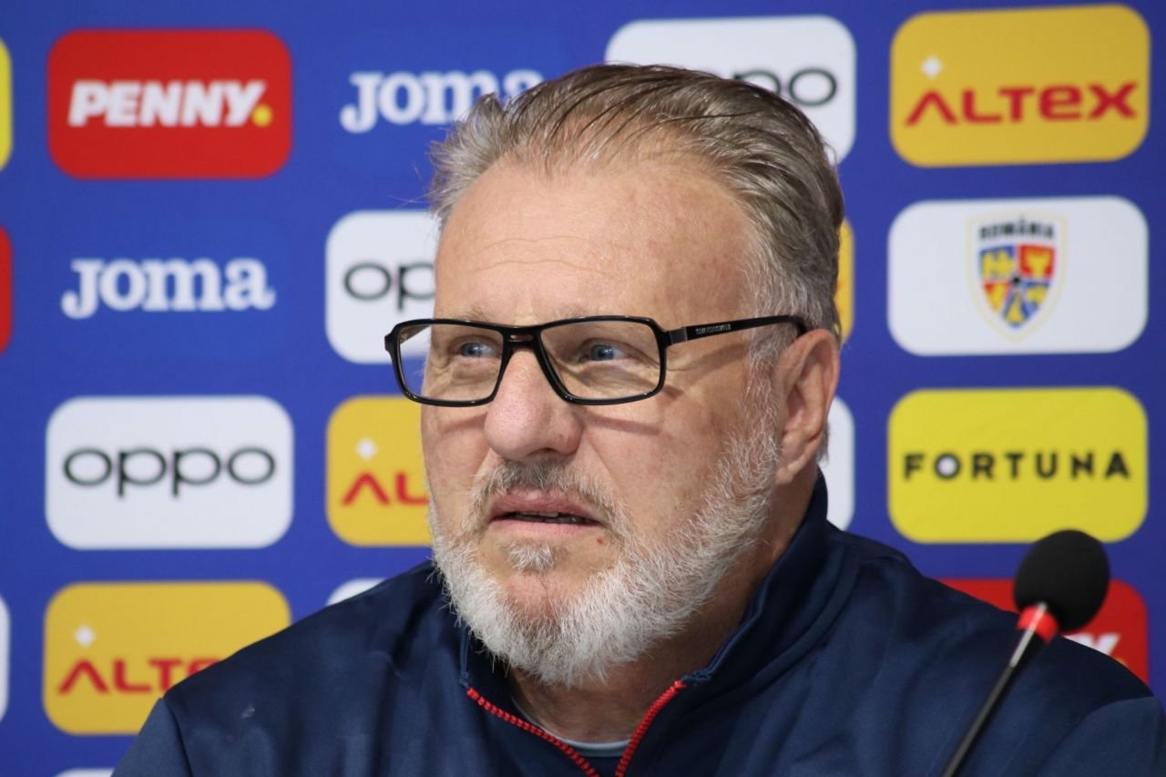 Naționala feminină de fotbal, 