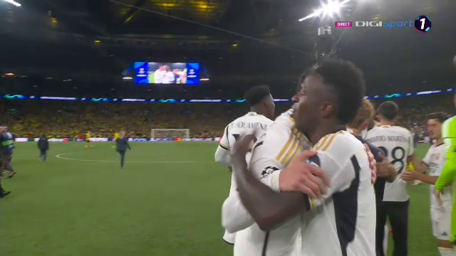„Explozie” pe teren! Cum au sărbătorit jucătorii de la Real Madrid după triumful din Champions League_2