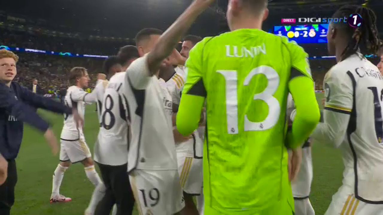 „Explozie” pe teren! Cum au sărbătorit jucătorii de la Real Madrid după triumful din Champions League_31