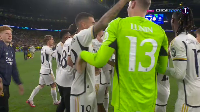 „Explozie” pe teren! Cum au sărbătorit jucătorii de la Real Madrid după triumful din Champions League_32