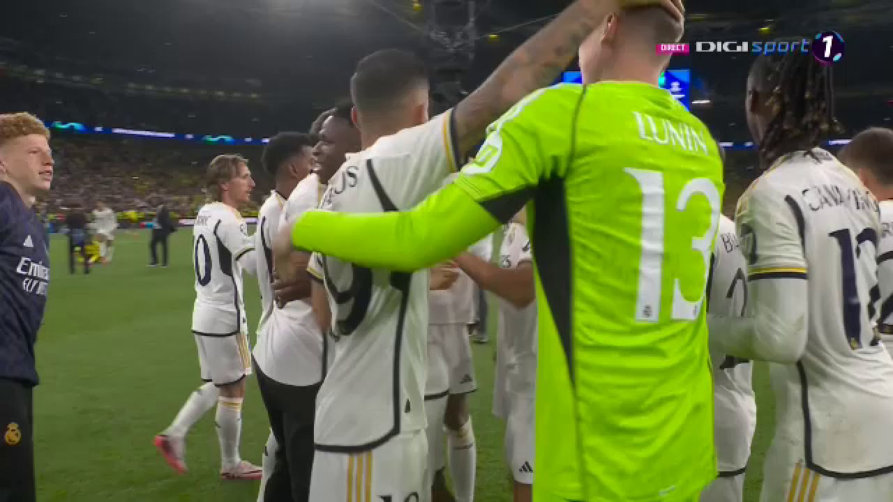 „Explozie” pe teren! Cum au sărbătorit jucătorii de la Real Madrid după triumful din Champions League_33