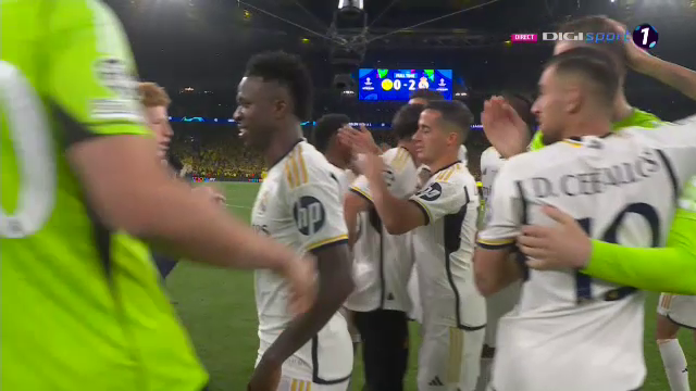 „Explozie” pe teren! Cum au sărbătorit jucătorii de la Real Madrid după triumful din Champions League_36
