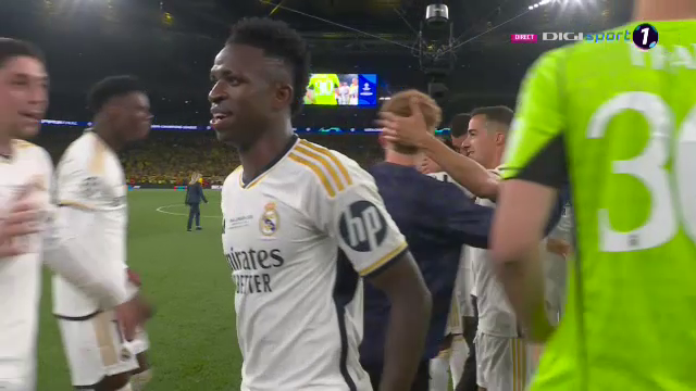 „Explozie” pe teren! Cum au sărbătorit jucătorii de la Real Madrid după triumful din Champions League_39