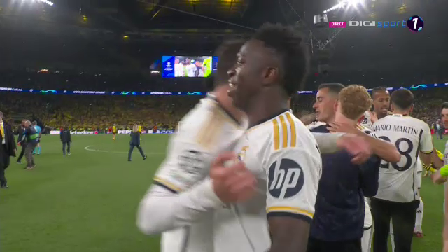 „Explozie” pe teren! Cum au sărbătorit jucătorii de la Real Madrid după triumful din Champions League_40