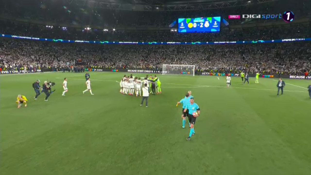 „Explozie” pe teren! Cum au sărbătorit jucătorii de la Real Madrid după triumful din Champions League_47