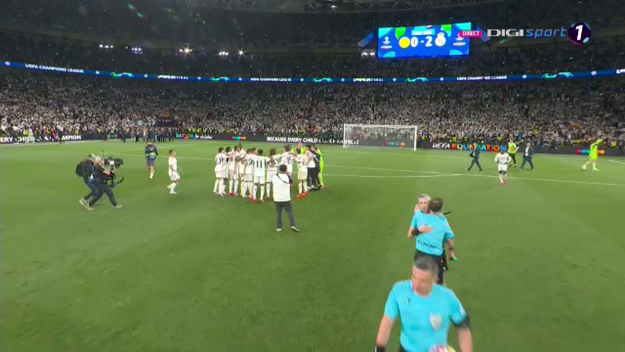 „Explozie” pe teren! Cum au sărbătorit jucătorii de la Real Madrid după triumful din Champions League_52