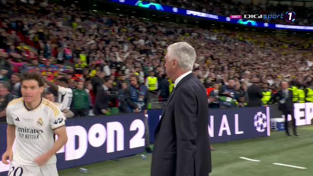 „Explozie” pe teren! Cum au sărbătorit jucătorii de la Real Madrid după triumful din Champions League_63