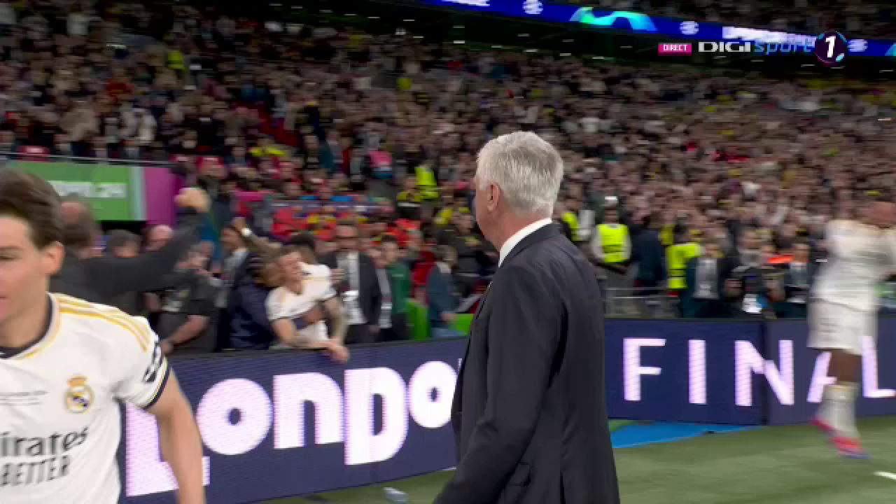 „Explozie” pe teren! Cum au sărbătorit jucătorii de la Real Madrid după triumful din Champions League_64