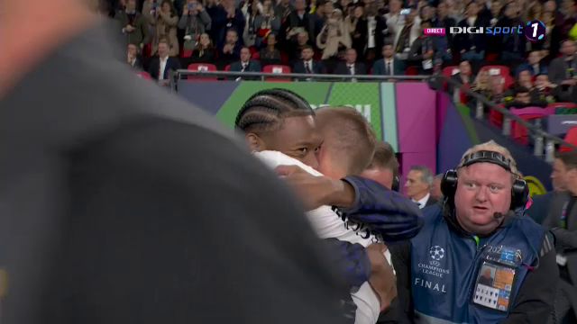 „Explozie” pe teren! Cum au sărbătorit jucătorii de la Real Madrid după triumful din Champions League_67