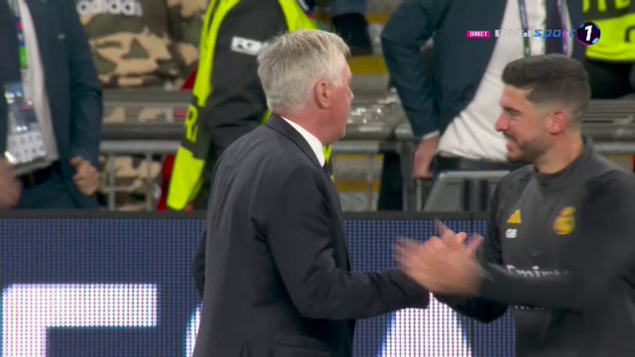 „Explozie” pe teren! Cum au sărbătorit jucătorii de la Real Madrid după triumful din Champions League_75