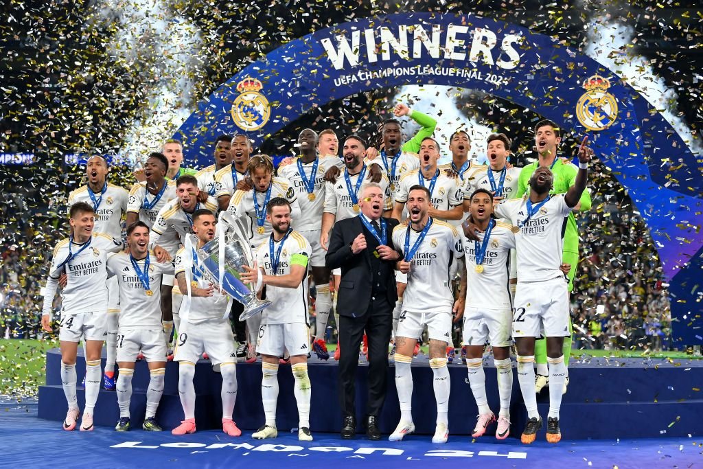 Real Madrid, încoronată pentru a 15-a oară campioană a Europei! Imagini de la decernarea trofeului_4