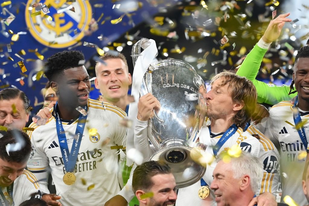 Real Madrid, încoronată pentru a 15-a oară campioană a Europei! Imagini de la decernarea trofeului_5