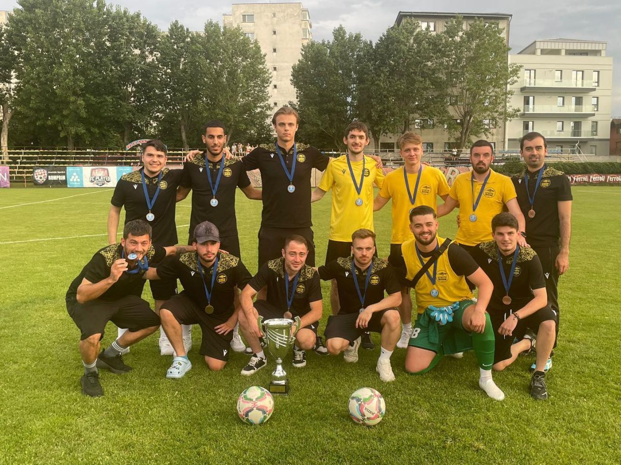 CS FC Dinamo, echipa lui Nicolae Badea și Dănuț Lupu, este campioana Bucureștiului! 135 de goluri pentru promovarea în Liga 3_6