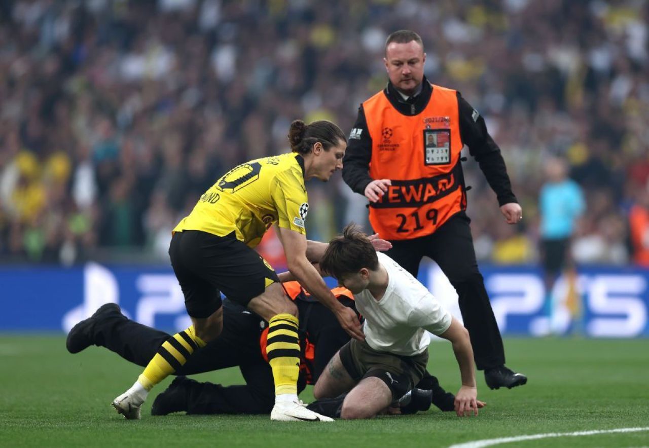 Invazia fanilor nu a fost întâmplătoare! Cum a încercat un controversat vlogger din Rusia să boicoteze finala Champions League_17