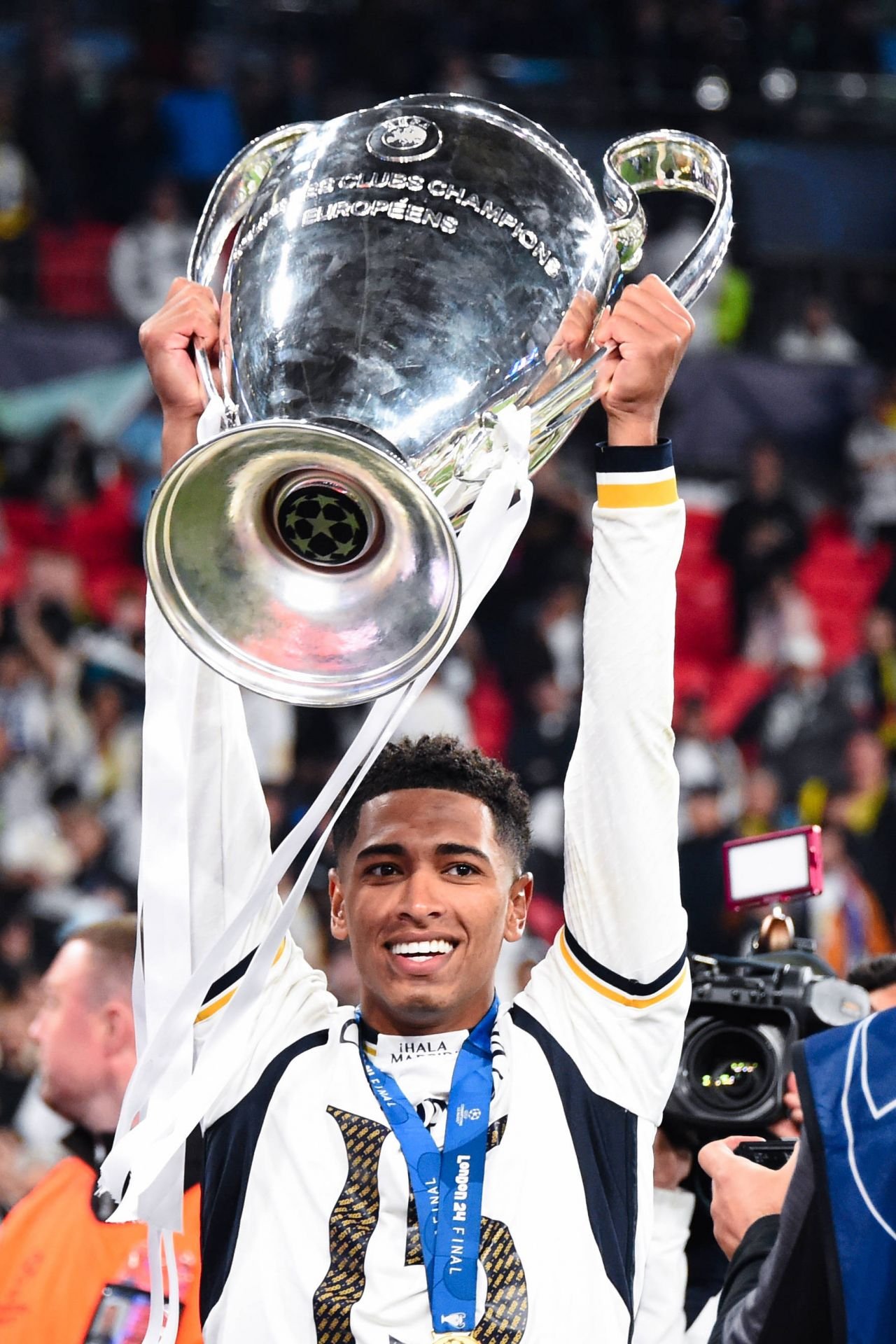 Un român a câștigat un milion de euro după Borussia Dortmund - Real Madrid 0-2. Detalii, în această seară, la Știrile din Sport de la Pro TV_3