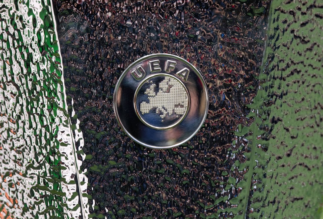 Manchester United și Girona, &rdquo;retrogradate&rdquo;? UEFA s-a decis &icirc;n privința clubului din Premier League și a revelației din La Liga