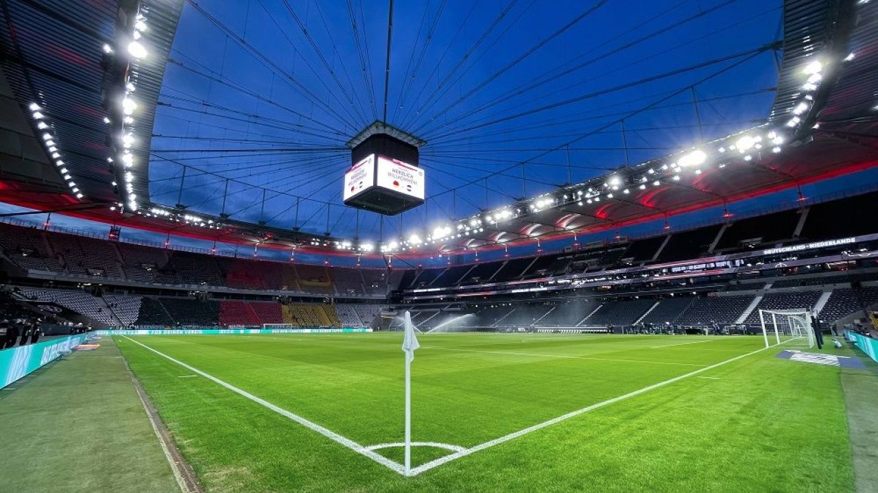 Stadionul din Frankfurt, tras la indigo cu Arena Națională. Aici va juca România ultimul meci din Grupa E_1