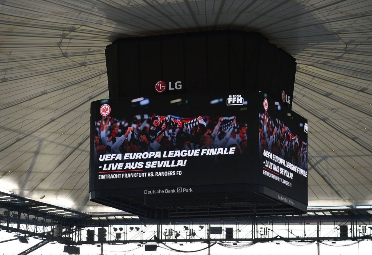 Stadionul din Frankfurt, tras la indigo cu Arena Națională. Aici va juca România ultimul meci din Grupa E_5