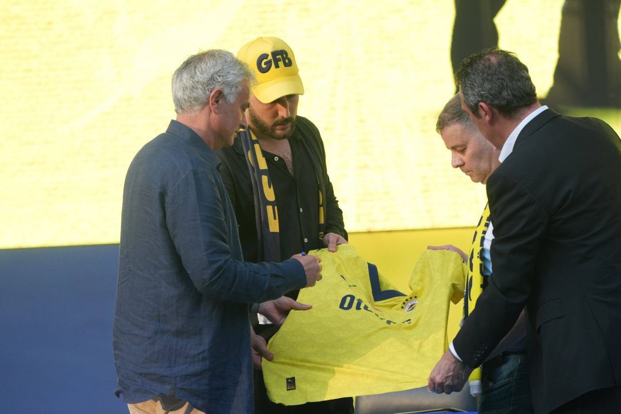 Jose Mourinho nu se joacă, transformă Fenerbahce într-o forță a Europei! Șase transferuri incredibile pregătite de portughez_7