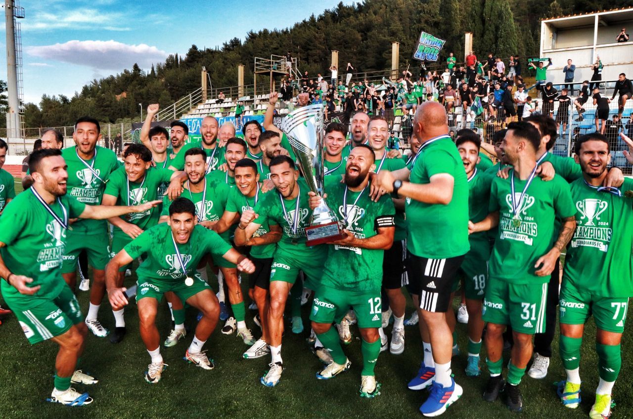 Lamine Ghezali a ridicat trofeul la sfârșit de sezon! Fostul dinamovist a cântat ”We are the Champions”_3