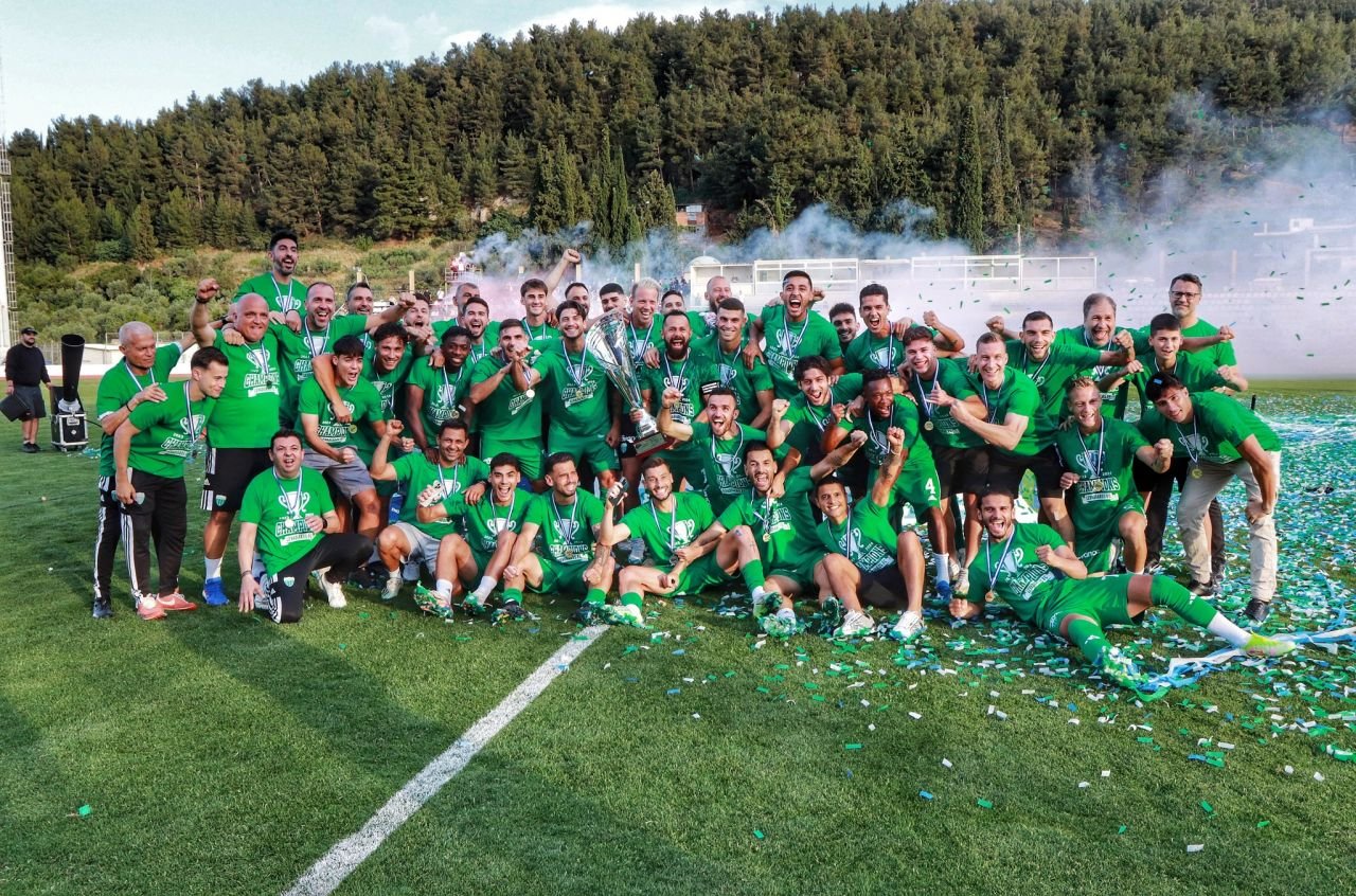Lamine Ghezali a ridicat trofeul la sfârșit de sezon! Fostul dinamovist a cântat ”We are the Champions”_4