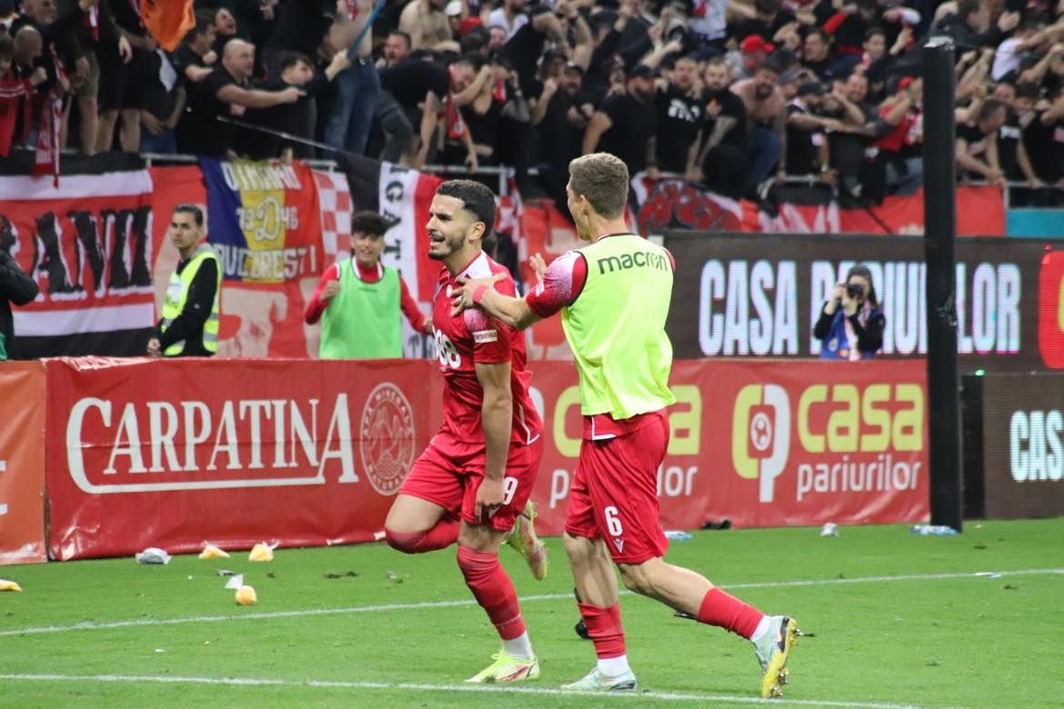 Lamine Ghezali a ridicat trofeul la sfârșit de sezon! Fostul dinamovist a cântat ”We are the Champions”_22