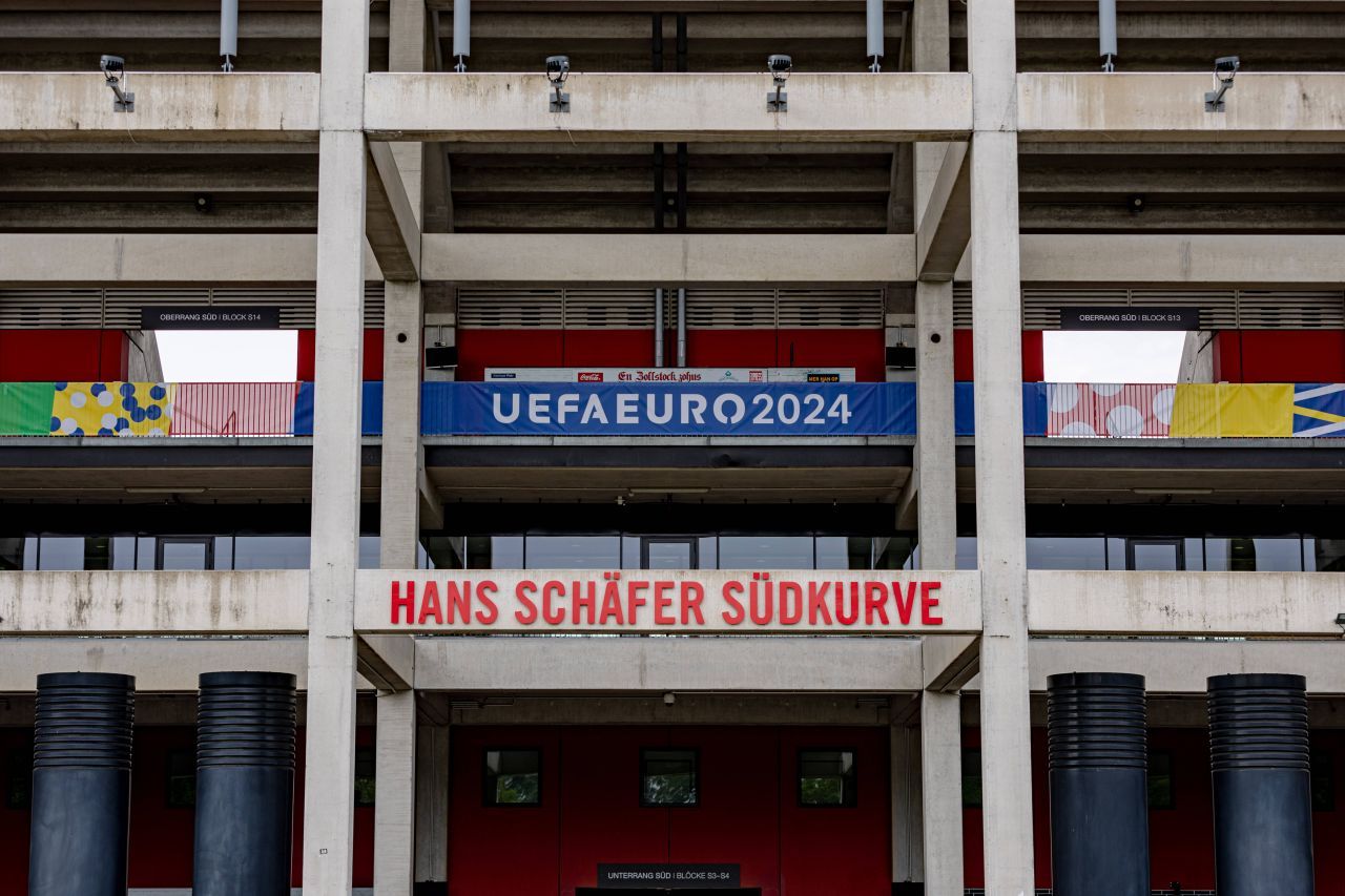 Povestea tumultuoasă a stadionului din Koln, gazda meciului Belgia - România care are un loc aparte în istoria culturii germane_9