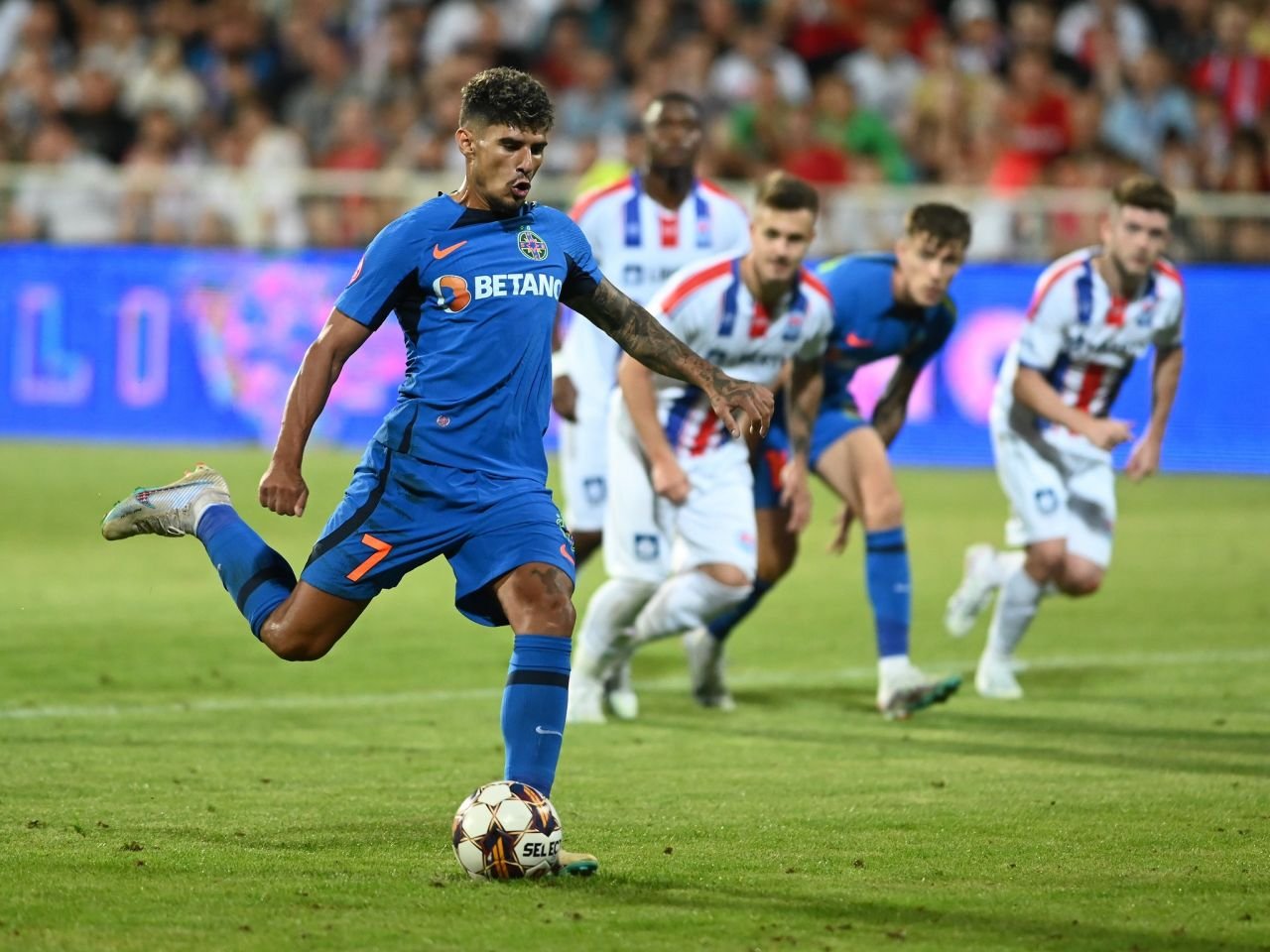 Cei mai buni jucători din Superliga României, în opinia lui Lucian Sânmărtean: ”Mi-a plăcut de ei doi”_21