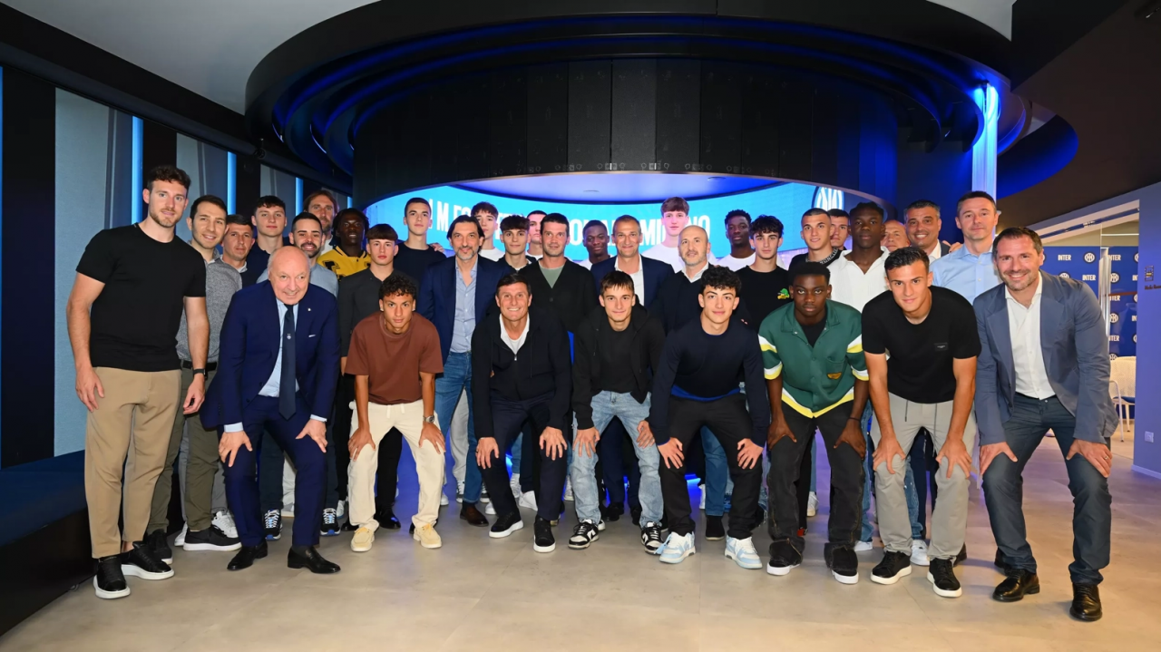 Cadoul primit de Cristi Chivu după ce și-a dat demisia de la Inter! Mesajul italienilor pentru antrenorul român_2