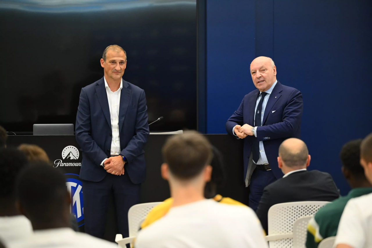 Cadoul primit de Cristi Chivu după ce și-a dat demisia de la Inter! Mesajul italienilor pentru antrenorul român_12