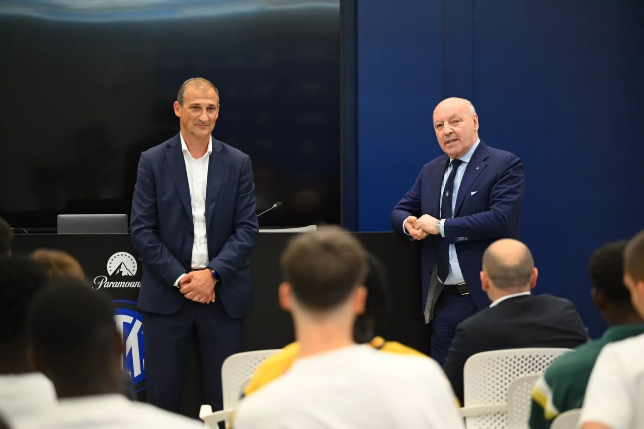 Cadoul primit de Cristi Chivu după ce și-a dat demisia de la Inter! Mesajul italienilor pentru antrenorul român_12
