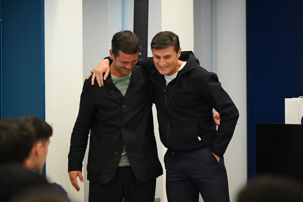 Cadoul primit de Cristi Chivu după ce și-a dat demisia de la Inter! Mesajul italienilor pentru antrenorul român_13