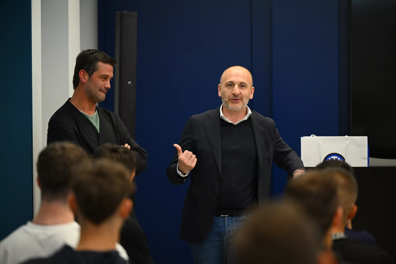 Cadoul primit de Cristi Chivu după ce și-a dat demisia de la Inter! Mesajul italienilor pentru antrenorul român_14