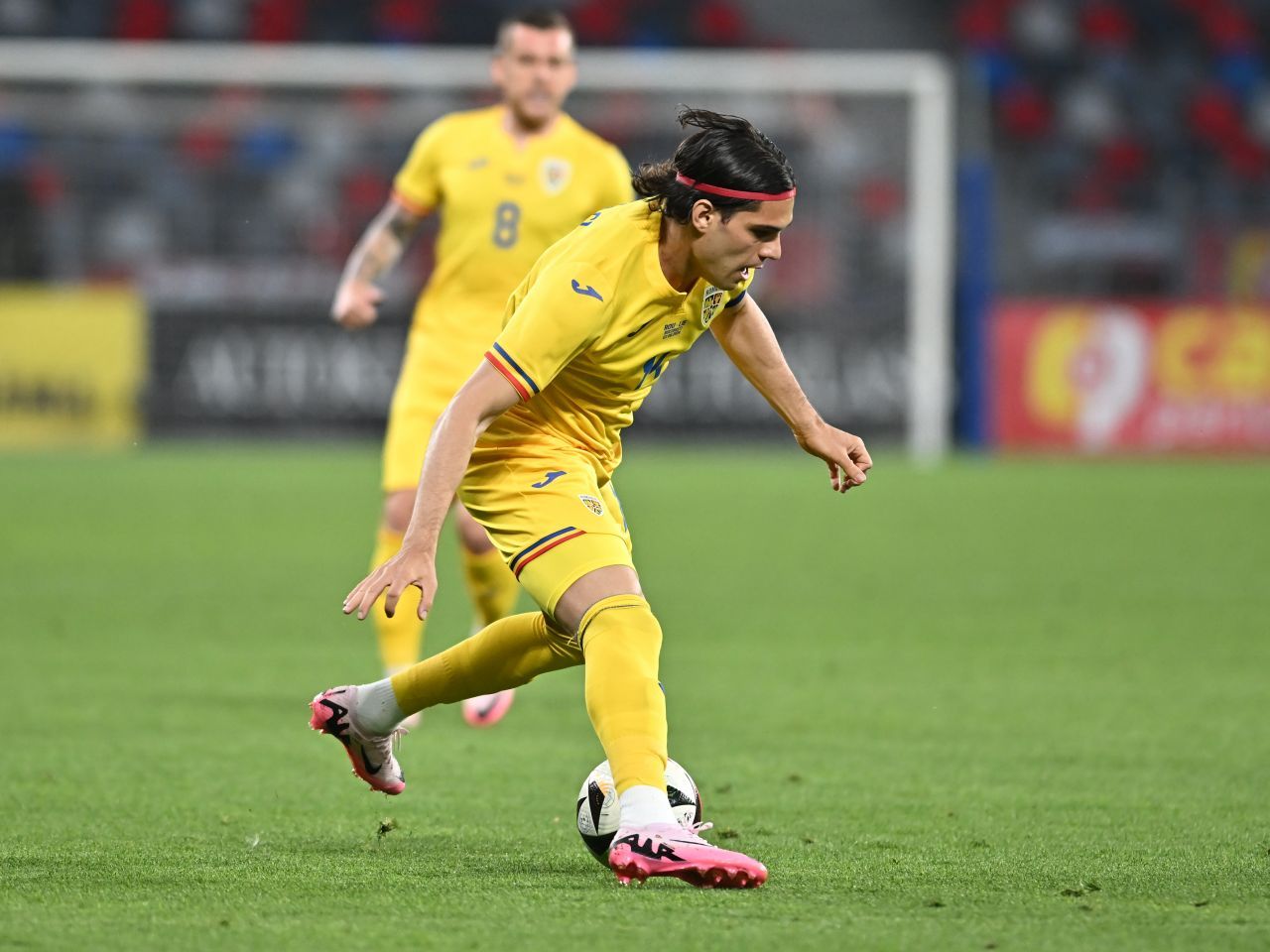Imaginile care i se lipesc de suflet lui Gheorghe Hagi. În premieră, Ianis Hagi a purtat banderola de căpitan al României_4