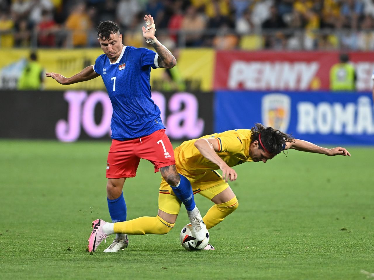 Imaginile care i se lipesc de suflet lui Gheorghe Hagi. În premieră, Ianis Hagi a purtat banderola de căpitan al României_9