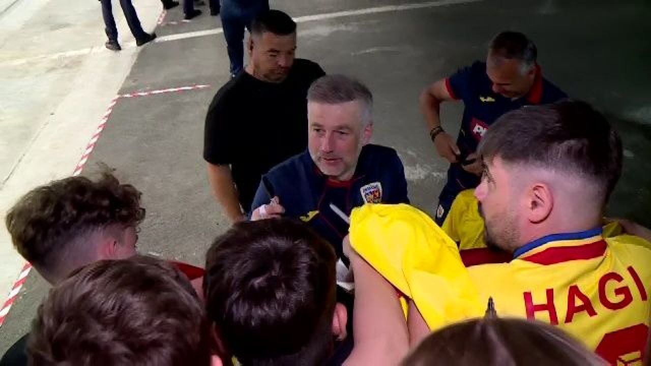 Edi Iordănescu, asaltat de fani după remiza cu Liechtenstein. Ce a făcut selecționerul imediat după meci_1
