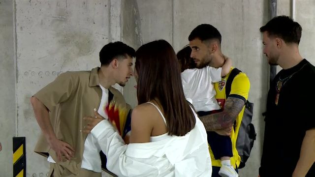 Edi Iordănescu, asaltat de fani după remiza cu Liechtenstein. Ce a făcut selecționerul imediat după meci_6