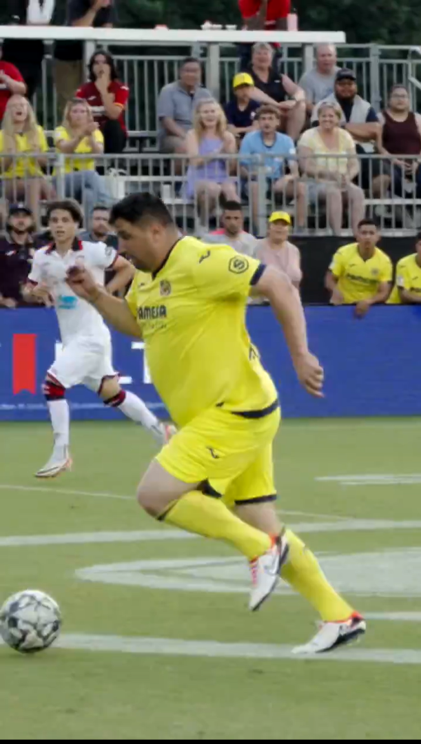 A intrat în istorie drept cel mai tânăr marcator din La Liga, dar acum surprinde prin fizicul lui_6