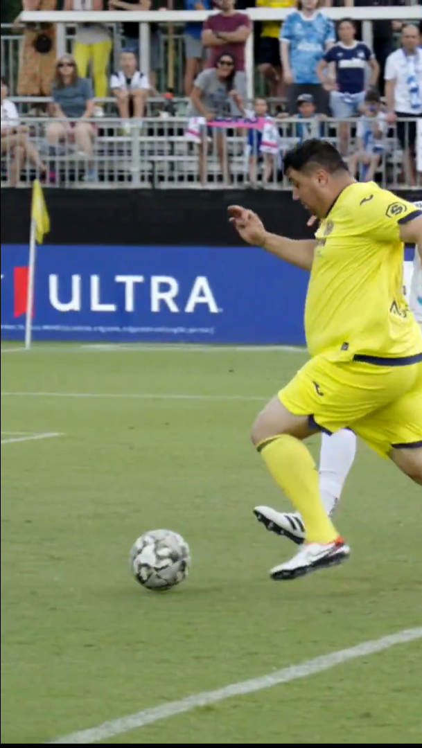 A intrat în istorie drept cel mai tânăr marcator din La Liga, dar acum surprinde prin fizicul lui_13