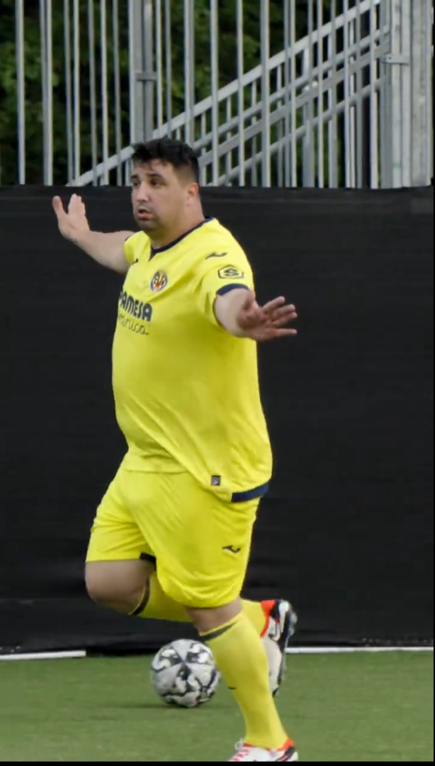 A intrat în istorie drept cel mai tânăr marcator din La Liga, dar acum surprinde prin fizicul lui_20