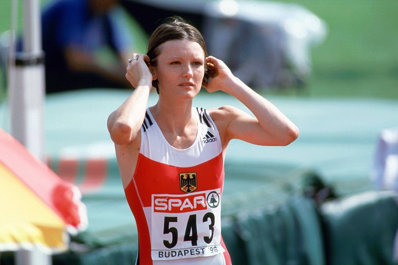 Alina Astafei, legendara atletă care a plecat din România în semn de protest, a împlinit 55 de ani! A fost vicecampioană olimpică și campioană mondială și europeană_10