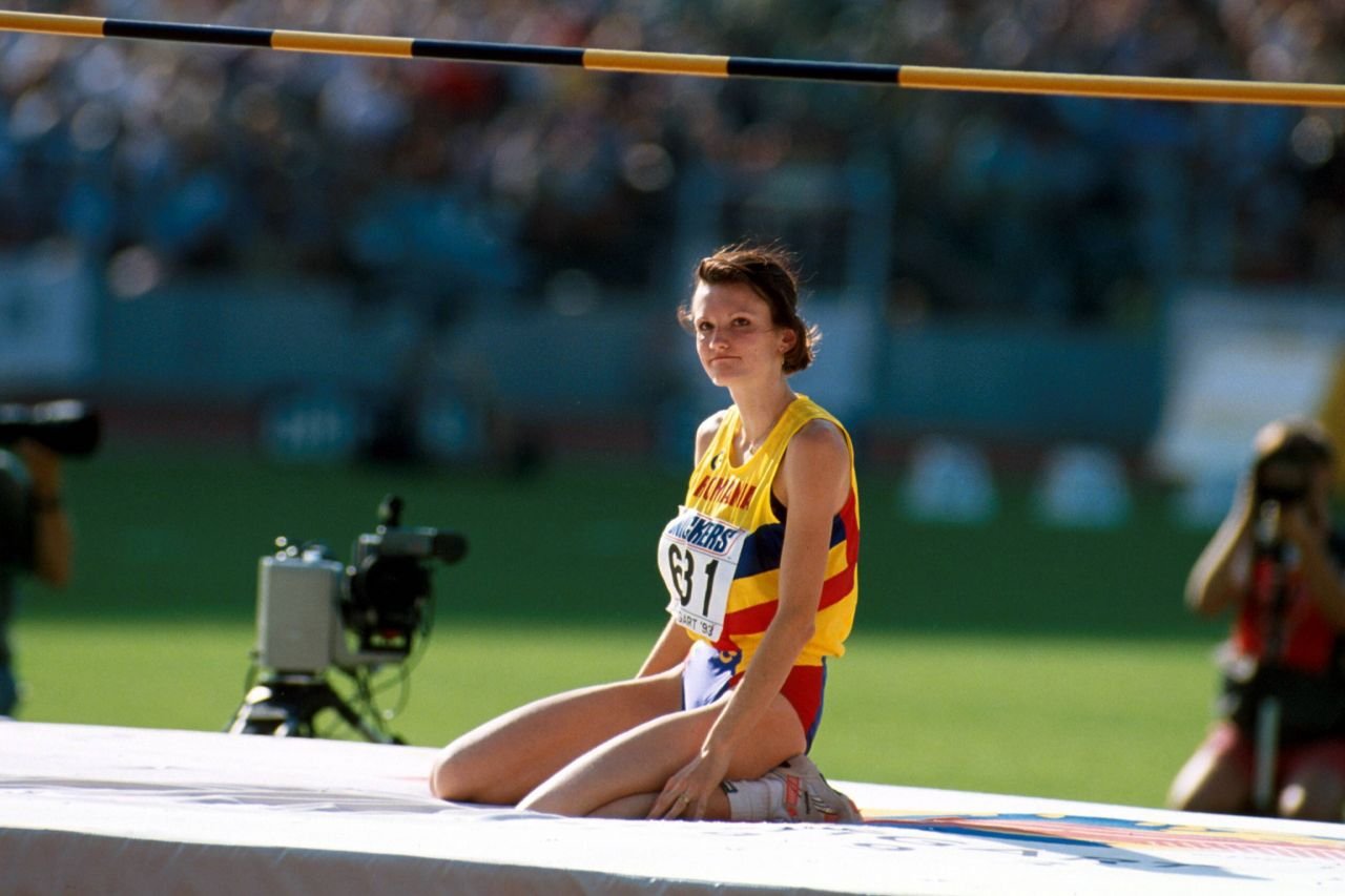 Alina Astafei, legendara atletă care a plecat din România în semn de protest, a împlinit 55 de ani! A fost vicecampioană olimpică și campioană mondială și europeană_12