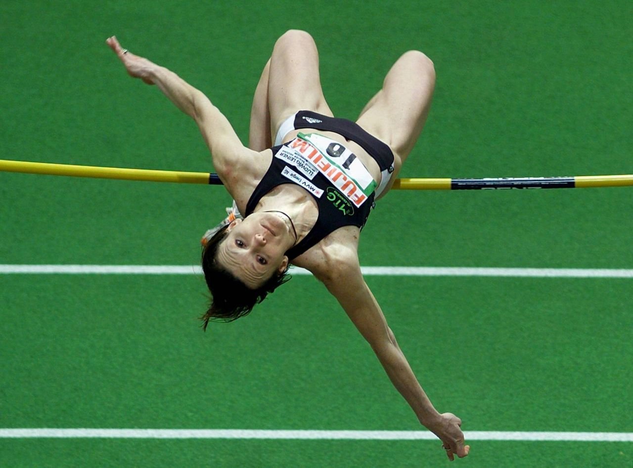 Alina Astafei, legendara atletă care a plecat din România în semn de protest, a împlinit 55 de ani! A fost vicecampioană olimpică și campioană mondială și europeană_16