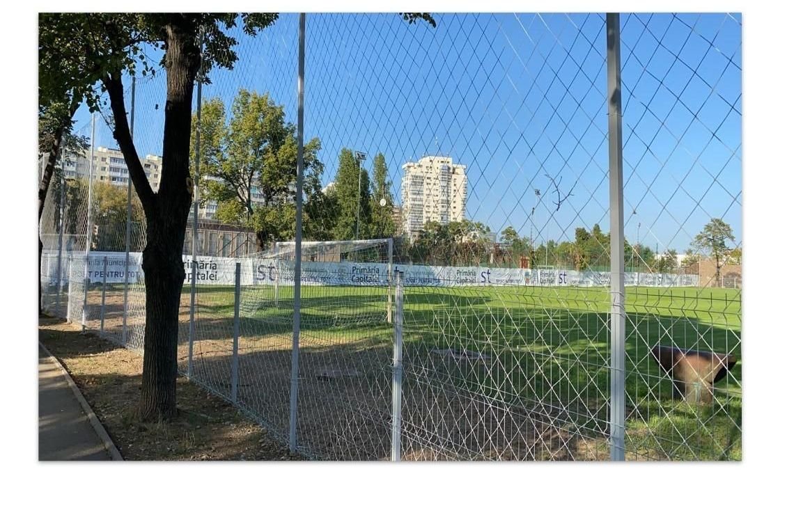 O bază sportivă din București a ajuns în paragină. E păzită doar de nea Ștefan, o fostă handbalistă și patru câini. În 2020 era ca o floare_2