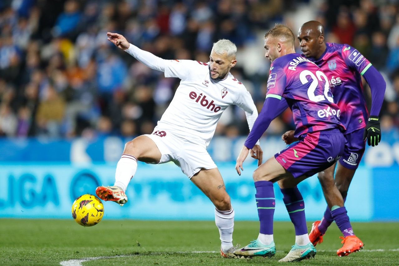 Echipa la care joacă titulari Zidane și Stoichkov luptă pentru promovarea în La Liga, acolo unde deja a ajuns Ronaldo! UPDATE Alex Pașcanu încearcă imposibilul_2