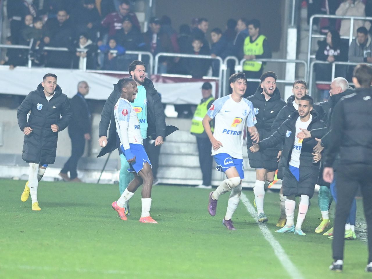 6 milioane de euro pentru 66 de minute! Gică Hagi a păcălit din nou Vestul cu ”perlele” sale_35