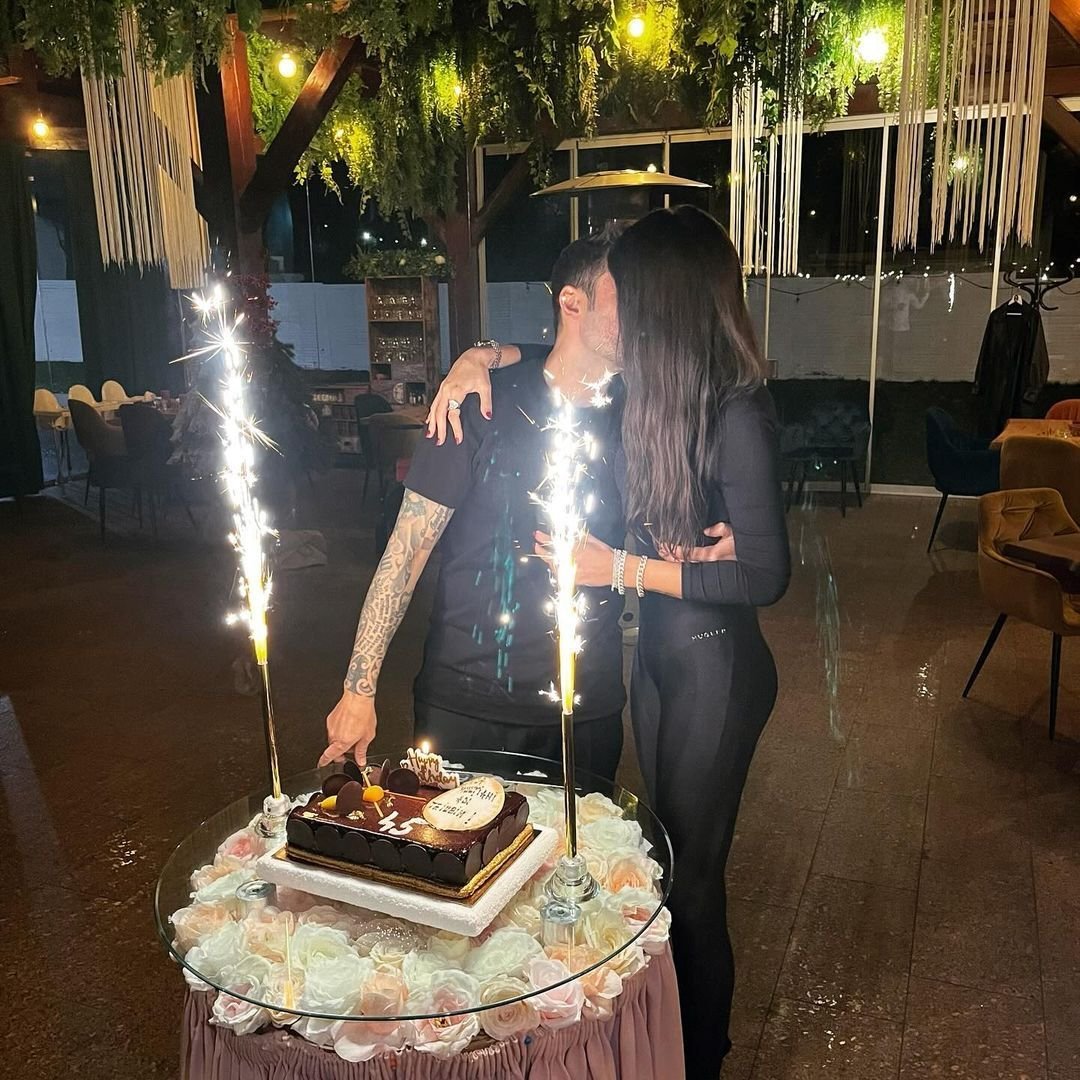 Fiicele lui Adrian Mutu, de o frumusețe răpitoare! Antrenorul român s-a pozat alături de cei patru copii și de actuala soție_20
