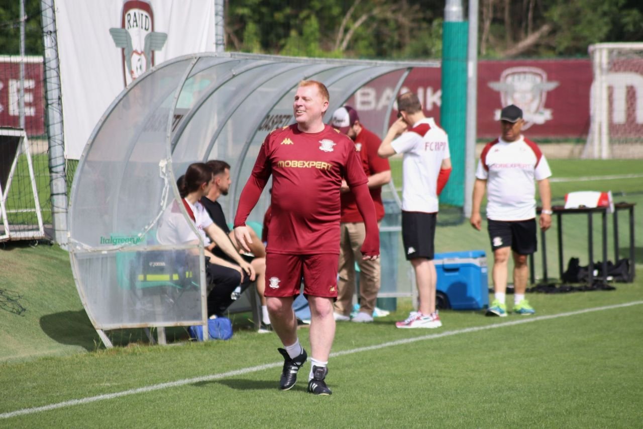 Neil Lennon nu le promite titlul rapidiștilor: 
